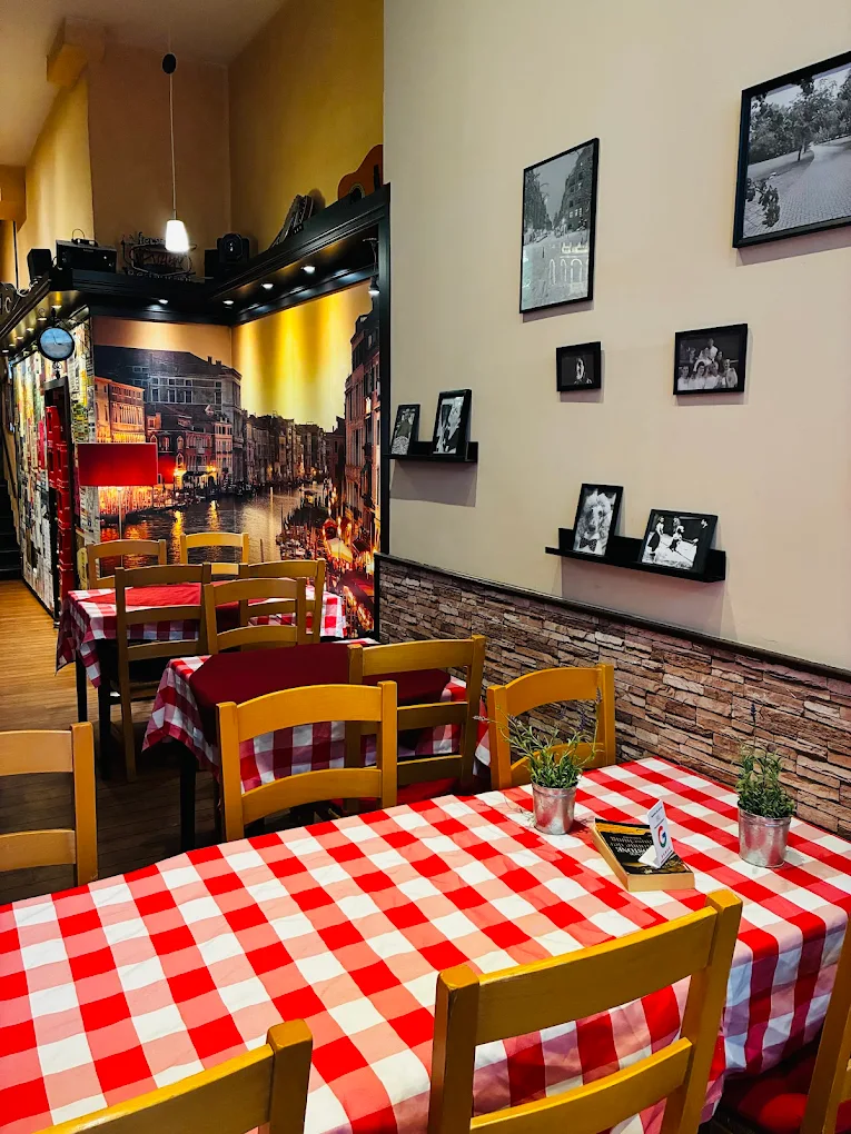 Pizza Family Restaurant-Interieur